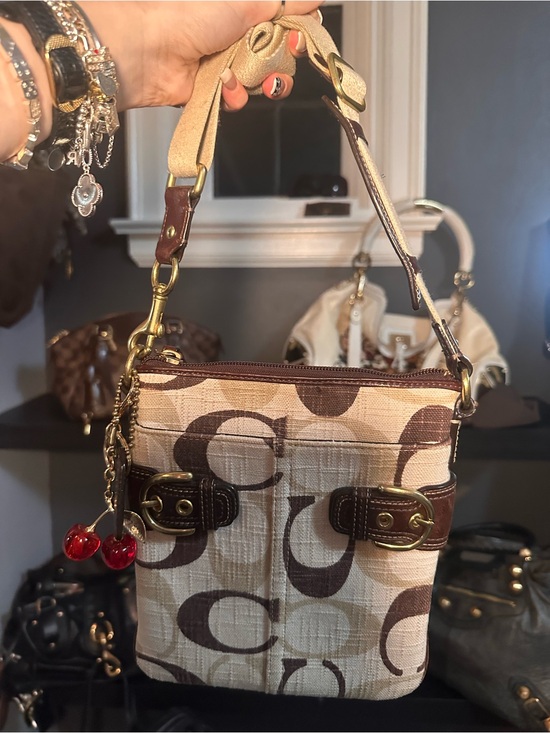 Coach Handbags - vintage Coach signature C canvas crossbody bag